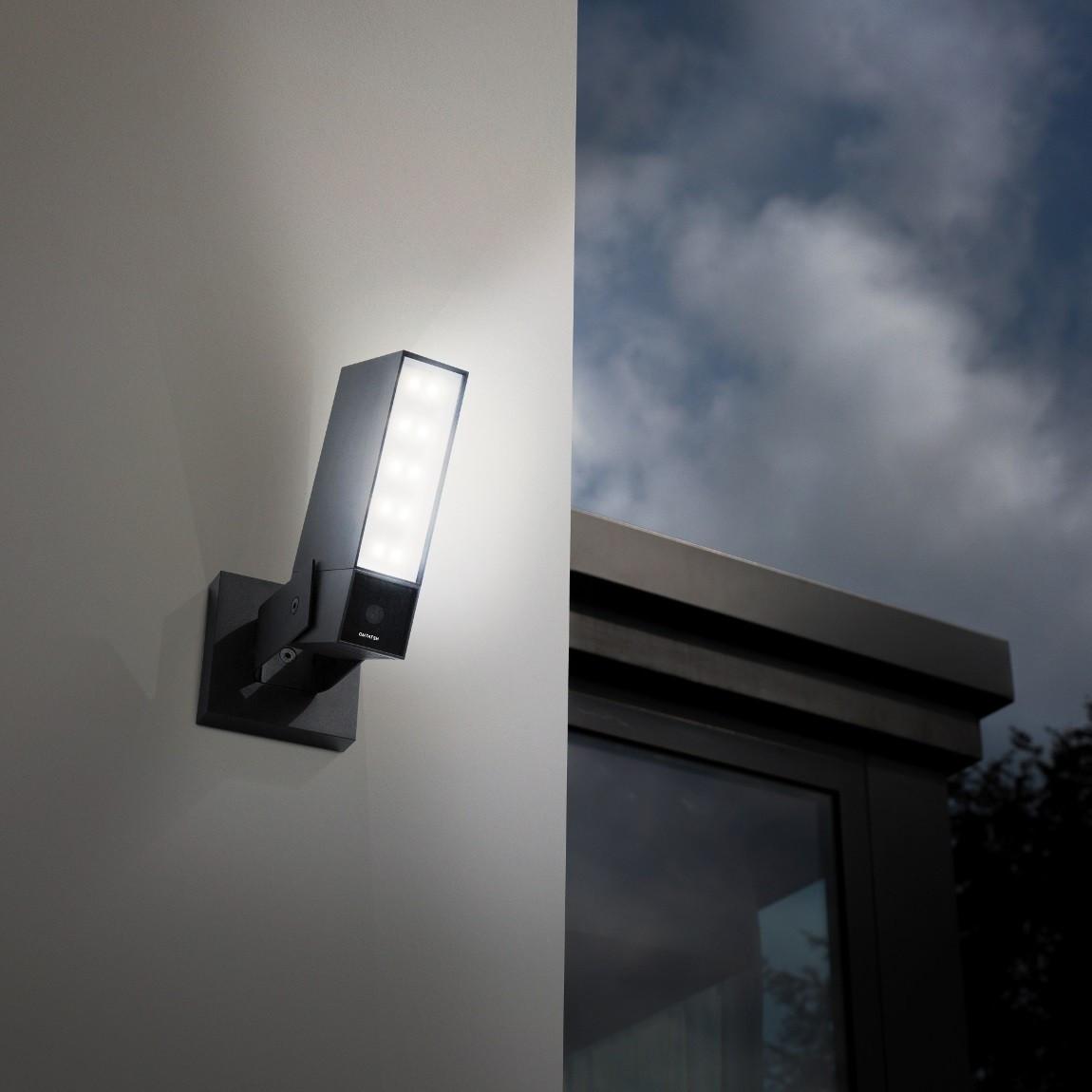 Netatmo Smarte Außenkamera - Outdoor-Sicherheitskamera mit Licht an 