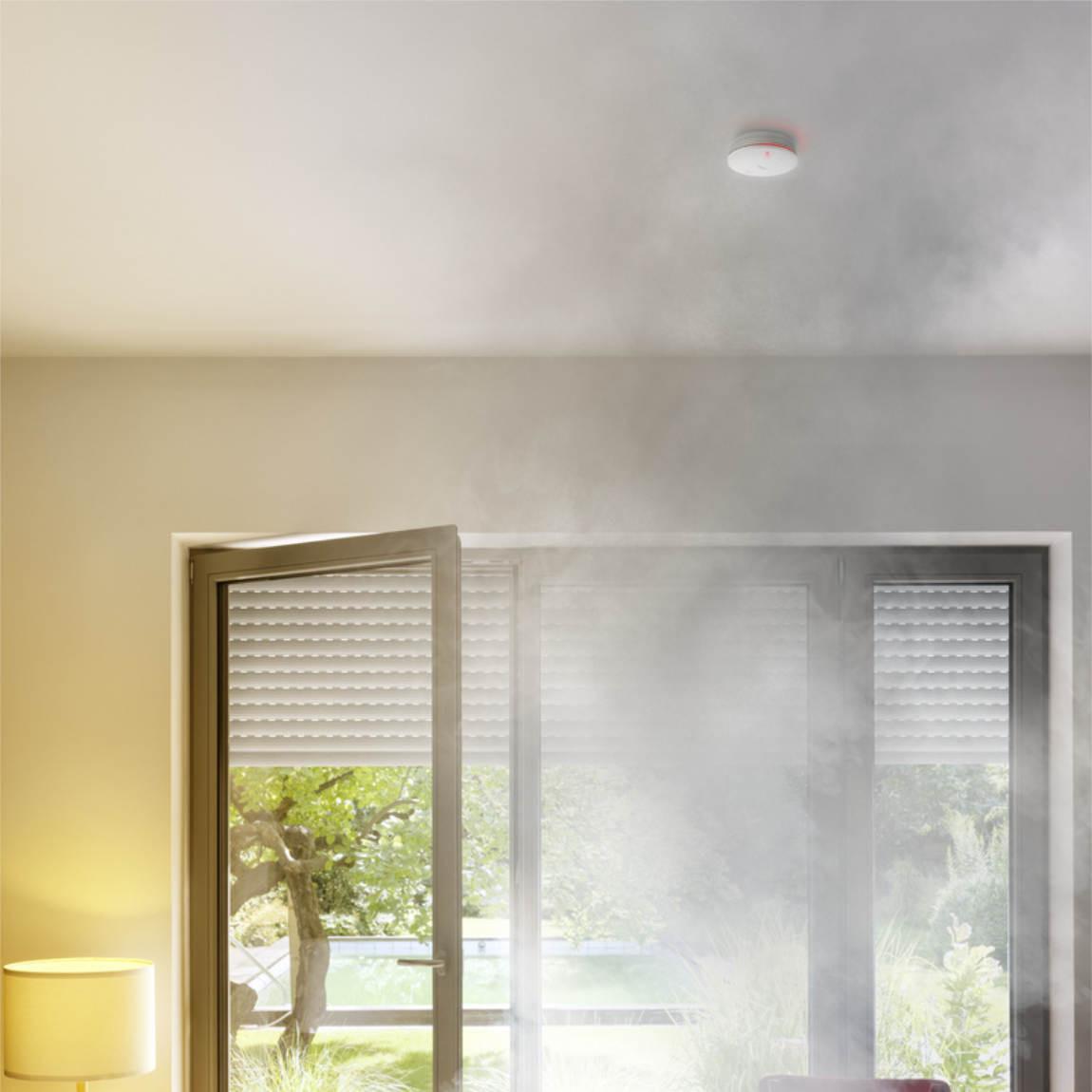Bosch Smart Home Eyes Innenkamera II + Rauchwarnmelder II_Rauchmelder voll Rauch