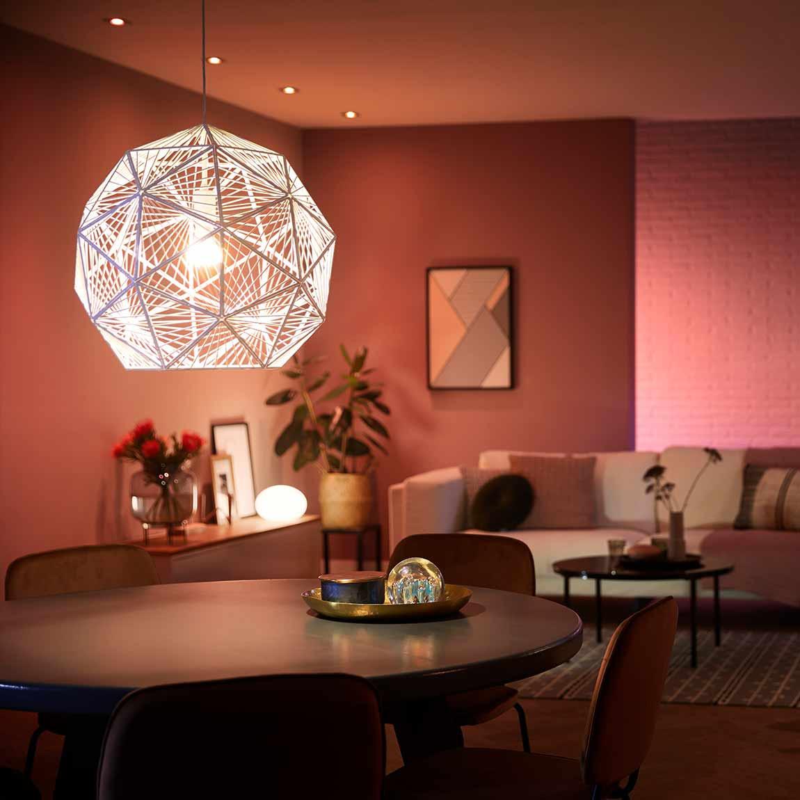 Philips Hue White & Color Ambiance E27 1100lm - Lifestyle Wohnzimmer weiß
