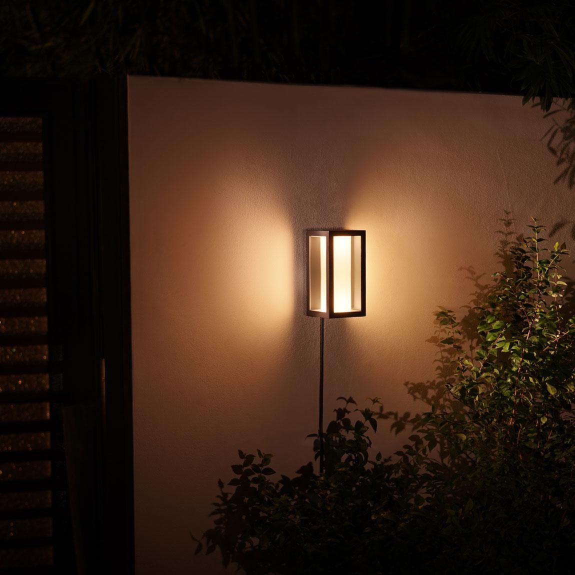 Philips Hue White & Color Ambiance Impress Wandleuchte + Bridge