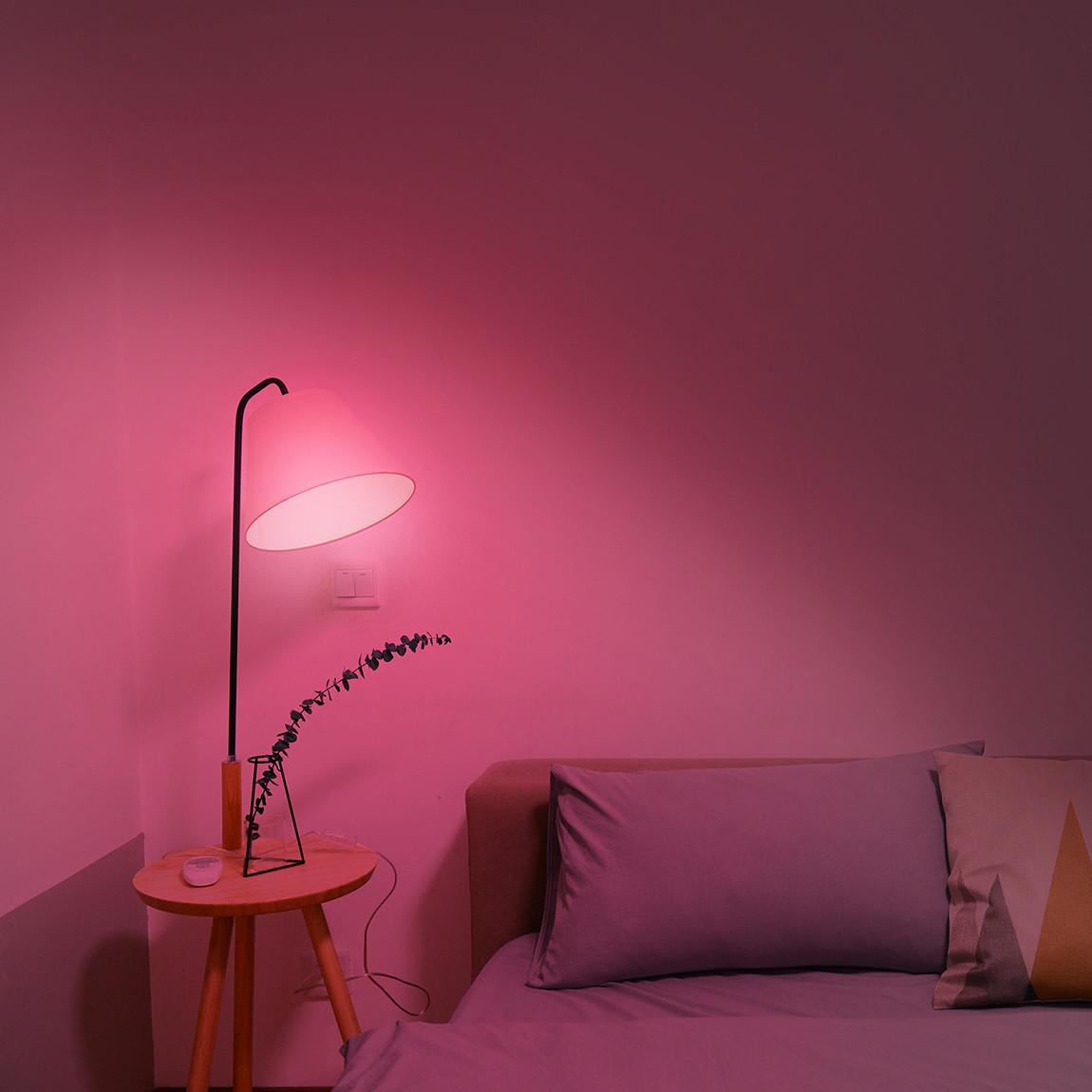 Hombli Smart Spot GU10 Color-Lampe 3er-Set + gratis Smart Spot GU10 Color 3er-Set - Farblicht im Wohnzimmer