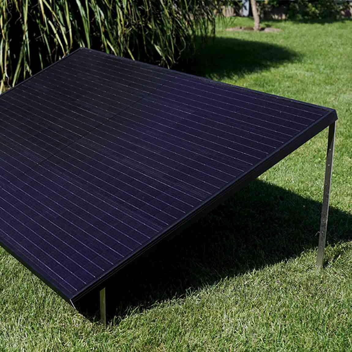 EET Solar Bodenmontage-Bügel für SolMate & LightMate Solarmodule - Silber_Lifestyle
