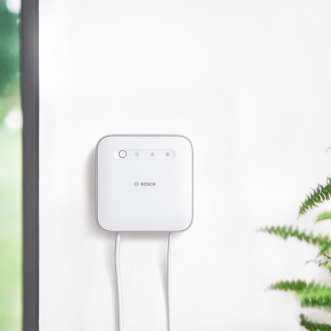 Bosch Smart Home - Starter Set Sicherheit Plus_Controller an Wand